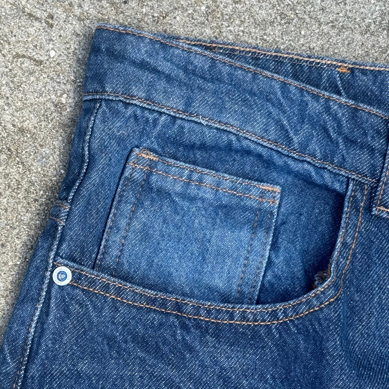 Detailansicht: Sourced limited accessories and clothes Urban Loop JNCO Japanese embroidered baggy jeans – Logo, Nähte oder Material