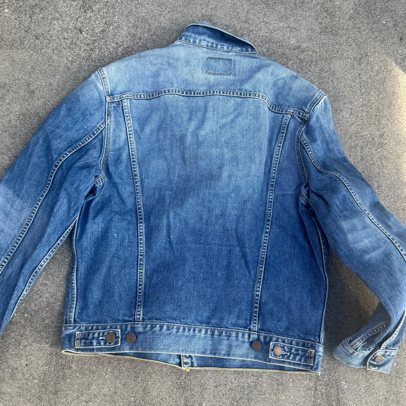 Detailansicht: Sourced limited accessories and clothes Levi Strauss vintage denim jacket – Logo, Nähte oder Material