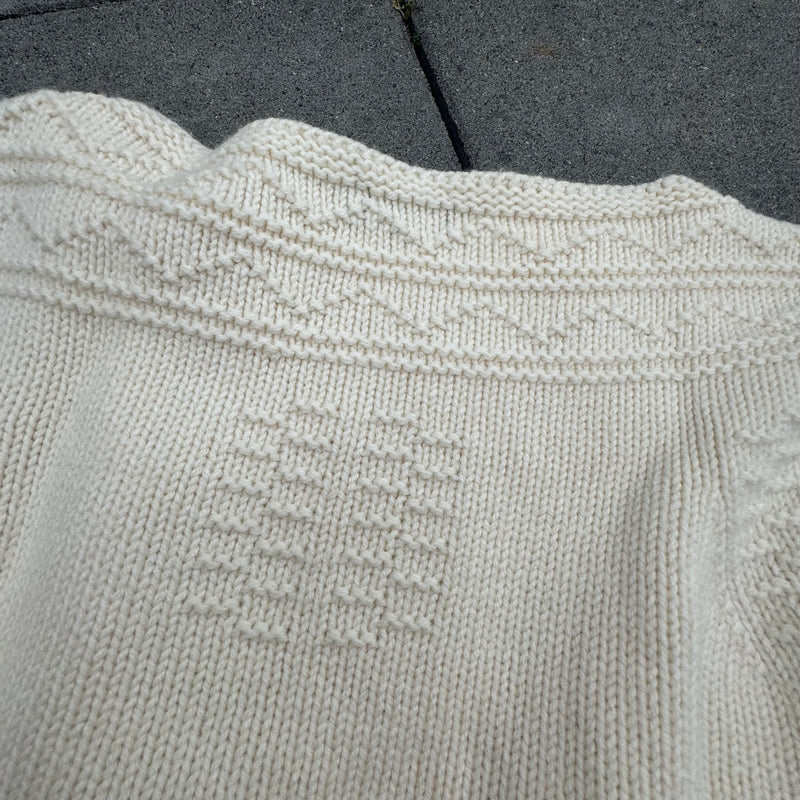 Detailansicht: Sourced limited accessories and clothes Burberry London knitted wool sweatshirt – Logo, Nähte oder Material