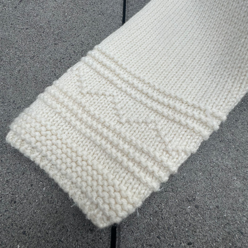 Detailansicht: Sourced limited accessories and clothes Burberry London knitted wool sweatshirt – Logo, Nähte oder Material