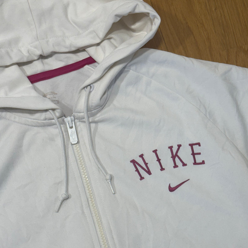Detailansicht: Sourced limited accessories and clothes Nike y2k white streetwear track jacket – Logo, Nähte oder Material