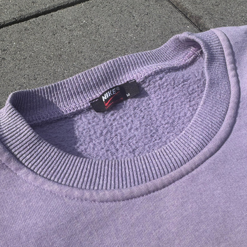 Detailansicht: Sourced limited accessories and clothes Nike sportswear vintage purple sweatshirt – Logo, Nähte oder Material