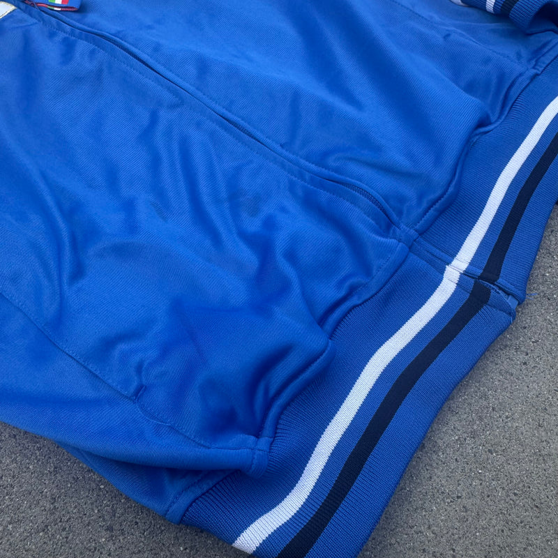 Detailansicht: Sourced limited accessories and clothes Italia streetwear blue track set – Logo, Nähte oder Material