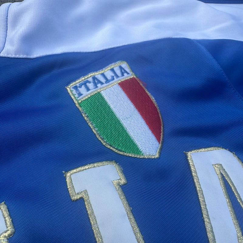 Detailansicht: Sourced limited accessories and clothes Italia streetwear blue track set – Logo, Nähte oder Material