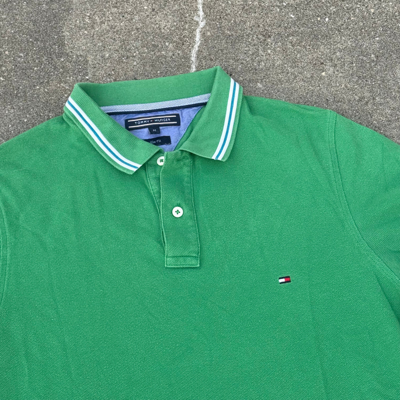 Detailansicht: Sourced limited accessories and clothes Tommy Hilfiger green classic poloshirt – Logo, Nähte oder Material