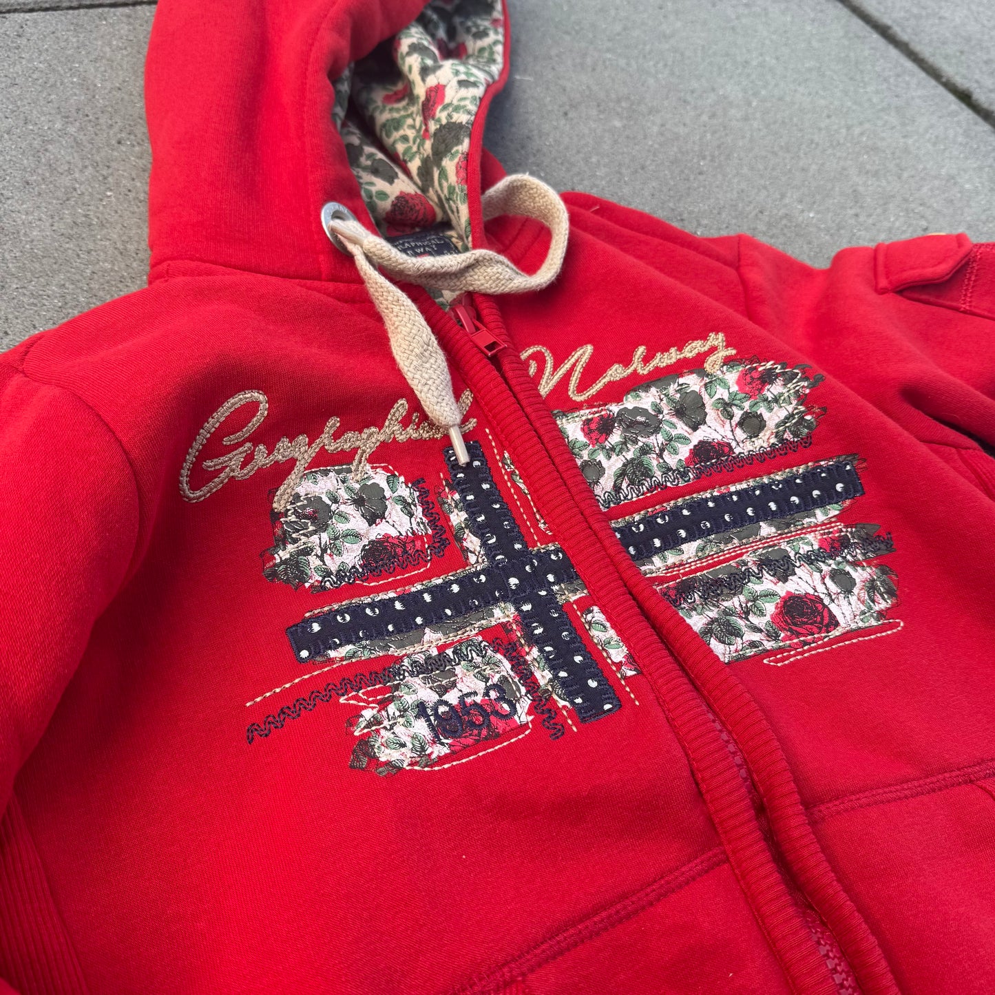 Geographical Norway embroidered red zip-up hoodie