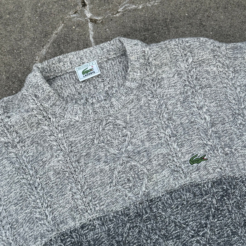 Detailansicht: Sourced limited accessories and clothes Lacoste vintage grey knitted sweatshirt – Logo, Nähte oder Material