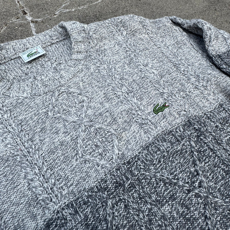 Detailansicht: Sourced limited accessories and clothes Lacoste vintage grey knitted sweatshirt – Logo, Nähte oder Material