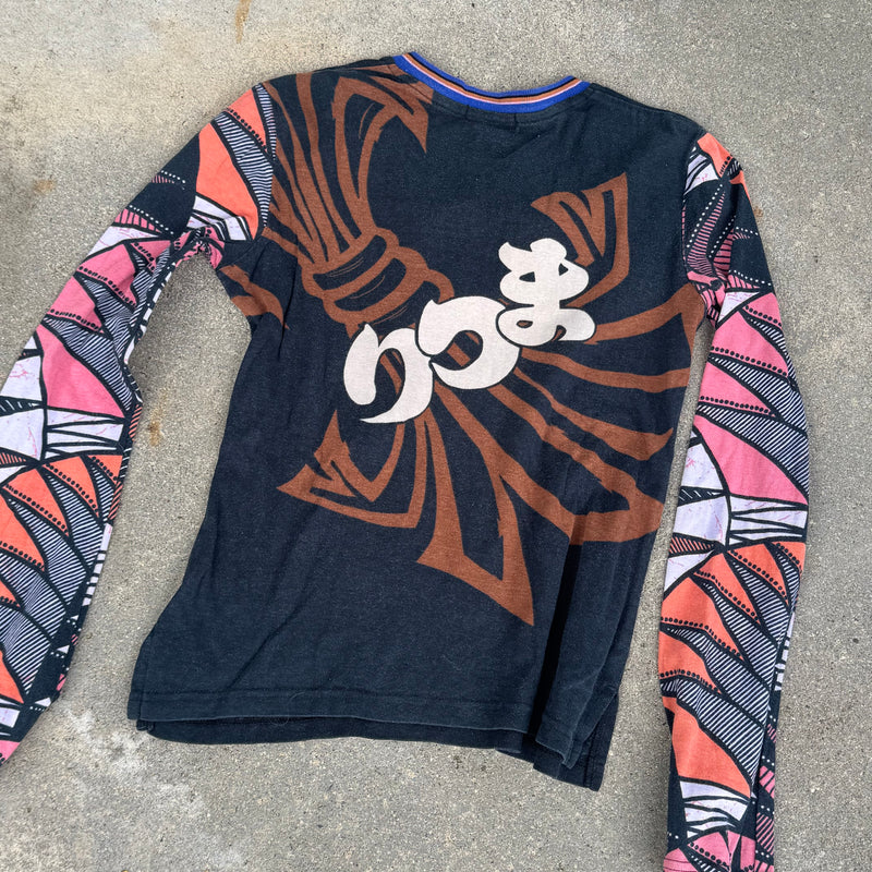 Detailansicht: Sourced limited accessories and clothes Custo Barcelona y2k graphic longsleeve t-shirt – Logo, Nähte oder Material