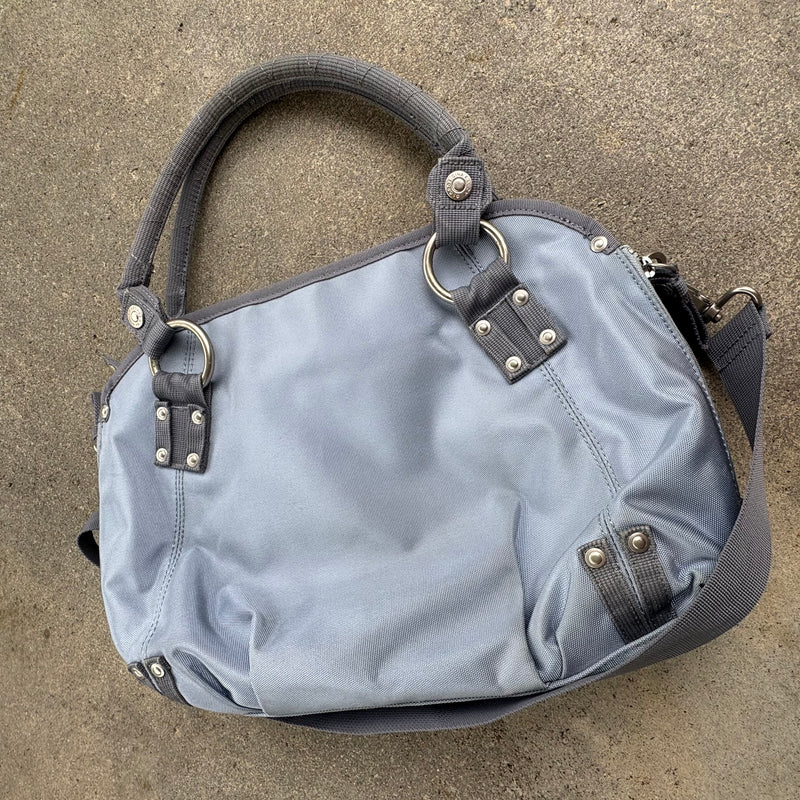 Detailansicht: Sourced limited accessories and clothes George Gina & Lucy Softwrap blue handbag – Logo, Nähte oder Material