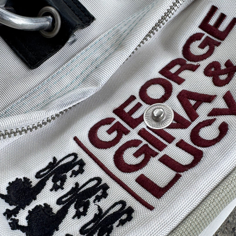 Detailansicht: Sourced limited accessories and clothes George Gina & Lucy Sweet Sally white handbag – Logo, Nähte oder Material
