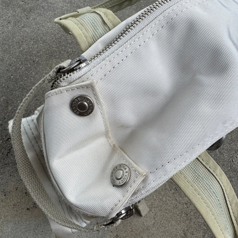 Detailansicht: Sourced limited accessories and clothes George Gina & Lucy Sweet Sally white handbag – Logo, Nähte oder Material