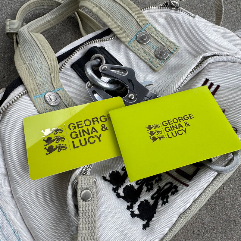 Detailansicht: Sourced limited accessories and clothes George Gina & Lucy Sweet Sally white handbag – Logo, Nähte oder Material