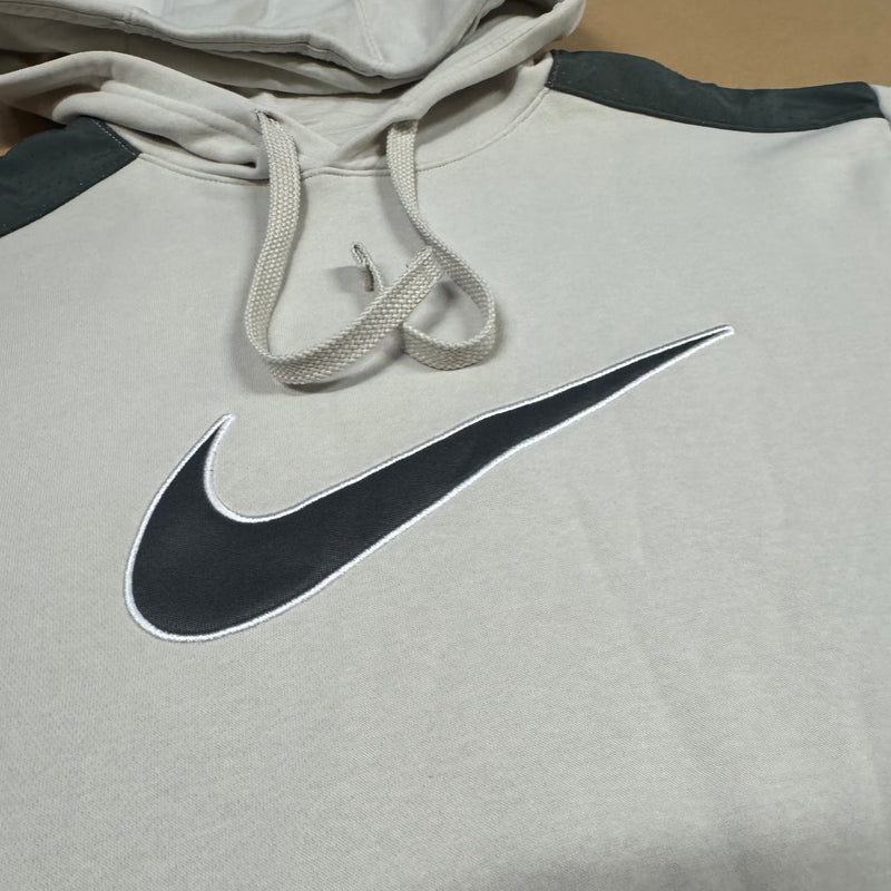 Detailansicht: Sourced limited accessories and clothes Nike grey streetwear style light hoodie – Logo, Nähte oder Material