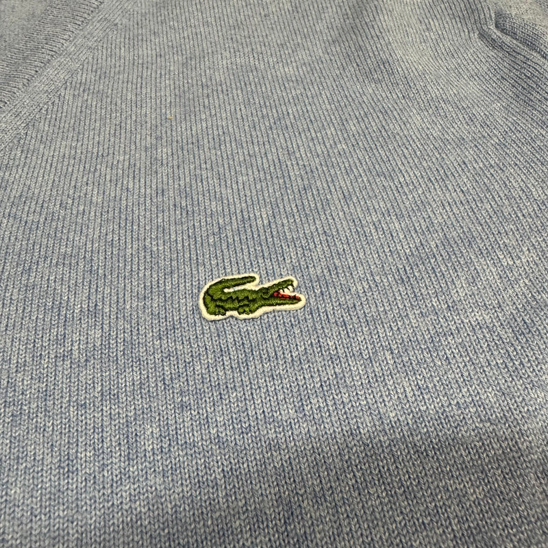 Detailansicht: Sourced limited accessories and clothes Lacoste baby blue v-neck wool sweatshirt – Logo, Nähte oder Material