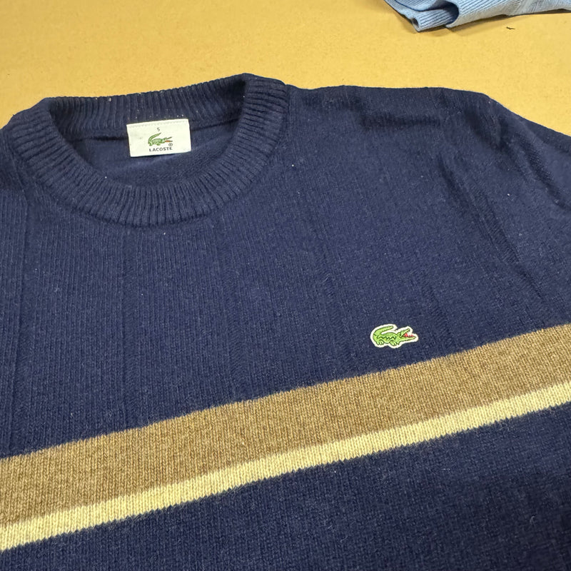 Detailansicht: Sourced limited accessories and clothes Lacoste vintage wool crewneck sweatshirt – Logo, Nähte oder Material