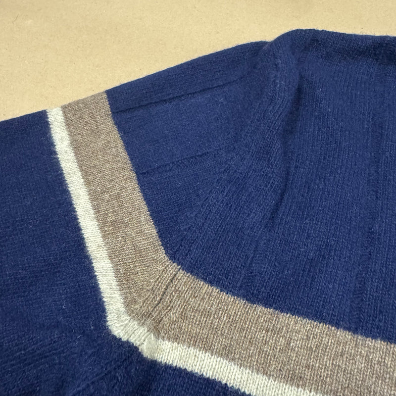 Detailansicht: Sourced limited accessories and clothes Lacoste vintage wool crewneck sweatshirt – Logo, Nähte oder Material