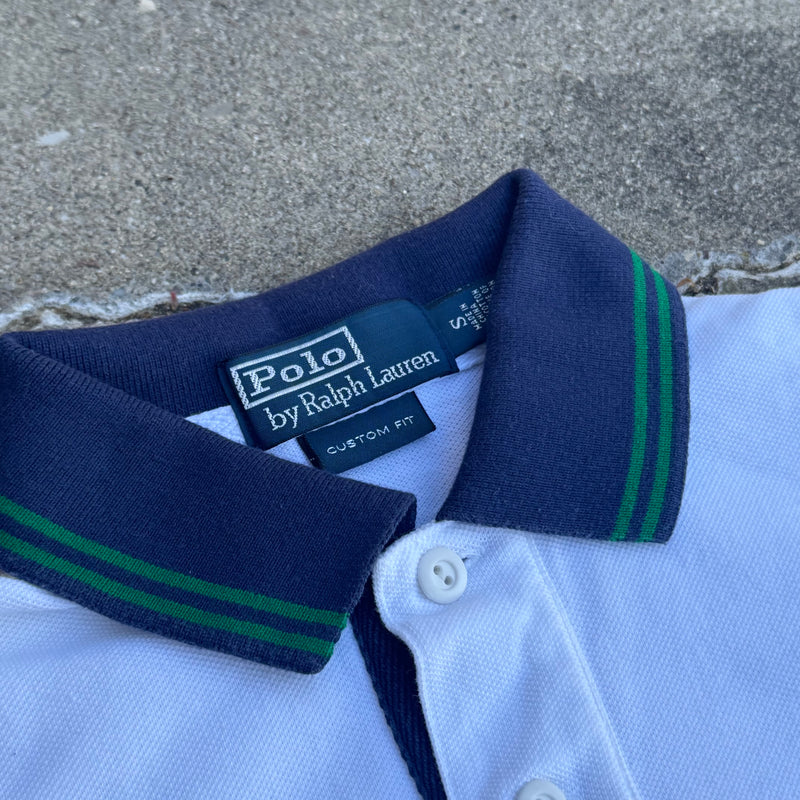 Detailansicht: Sourced limited accessories and clothes Polo Ralph Lauren third cruise squadron shirt – Logo, Nähte oder Material