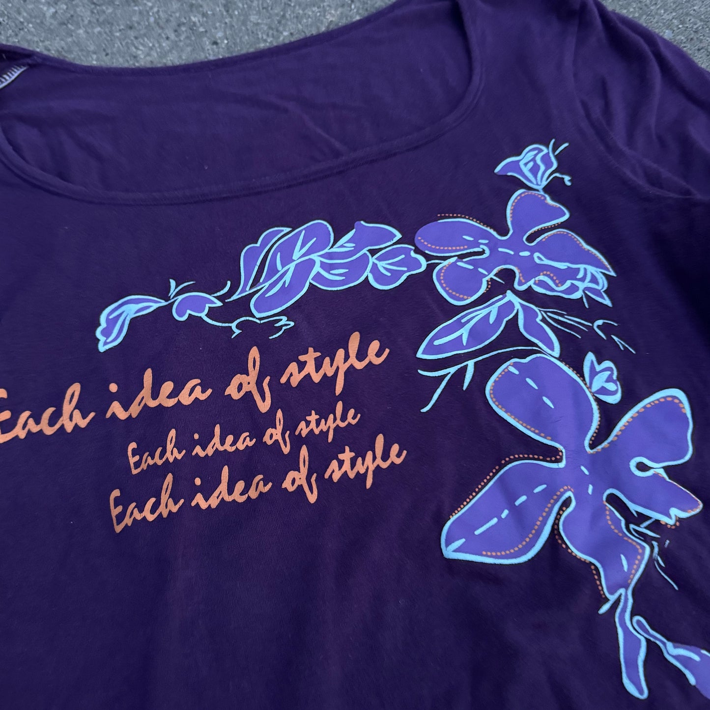 Vintage "each idea of style" graphic longsleeve