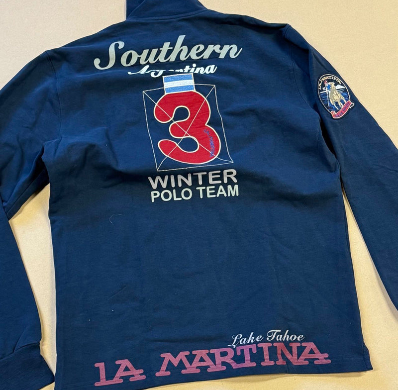 Detailansicht: Sourced limited accessories and clothes La Martina No. 3 Patagonian sweatshirt with a quarter zip – Logo, Nähte oder Material