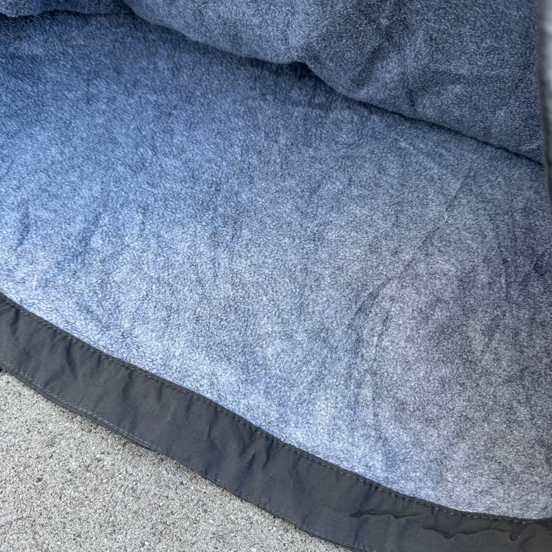 Detailansicht: Sourced limited accessories and clothes Napapijri grey quarter zip jacket – Logo, Nähte oder Material