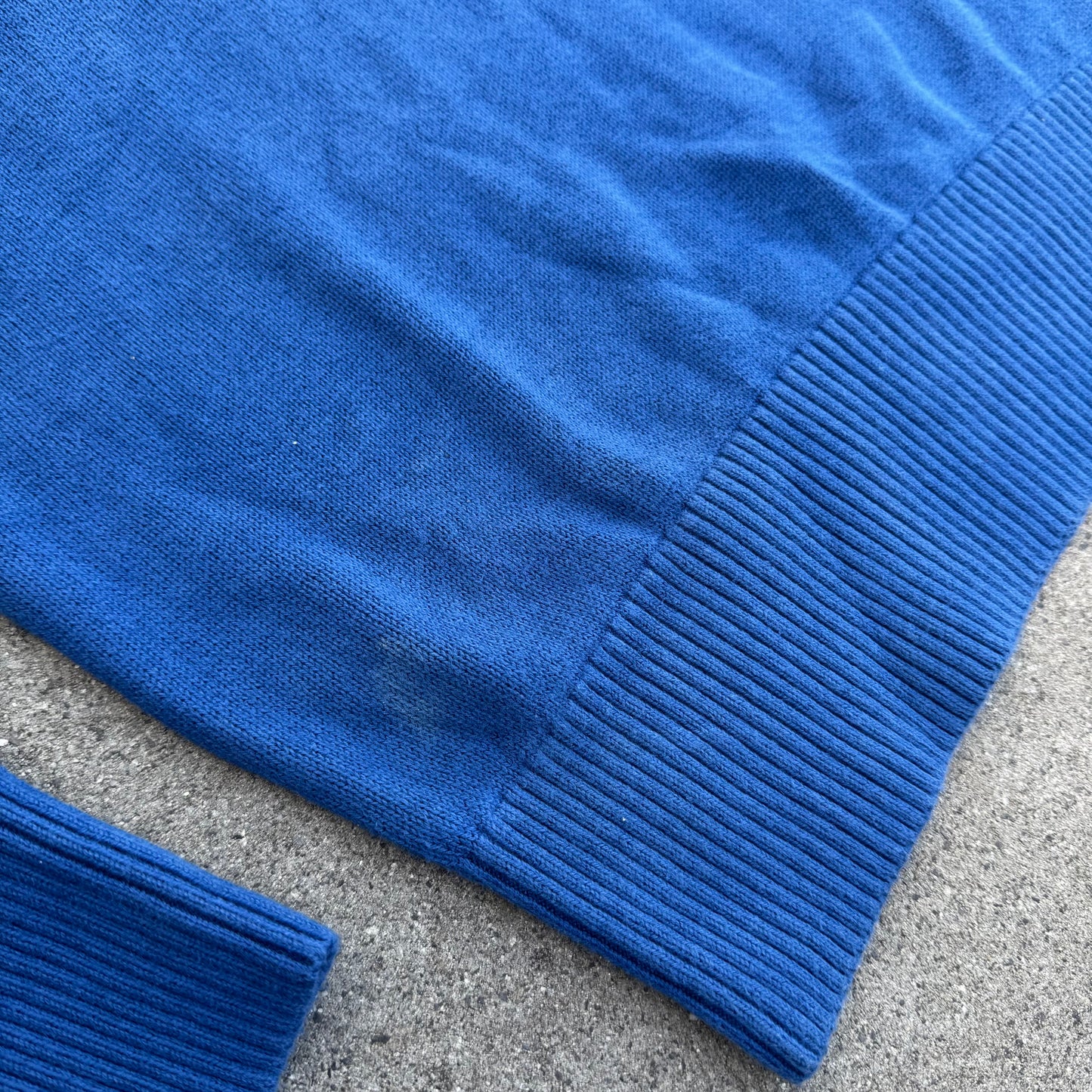 Tommy Hilfiger knitted blue sweatshirt