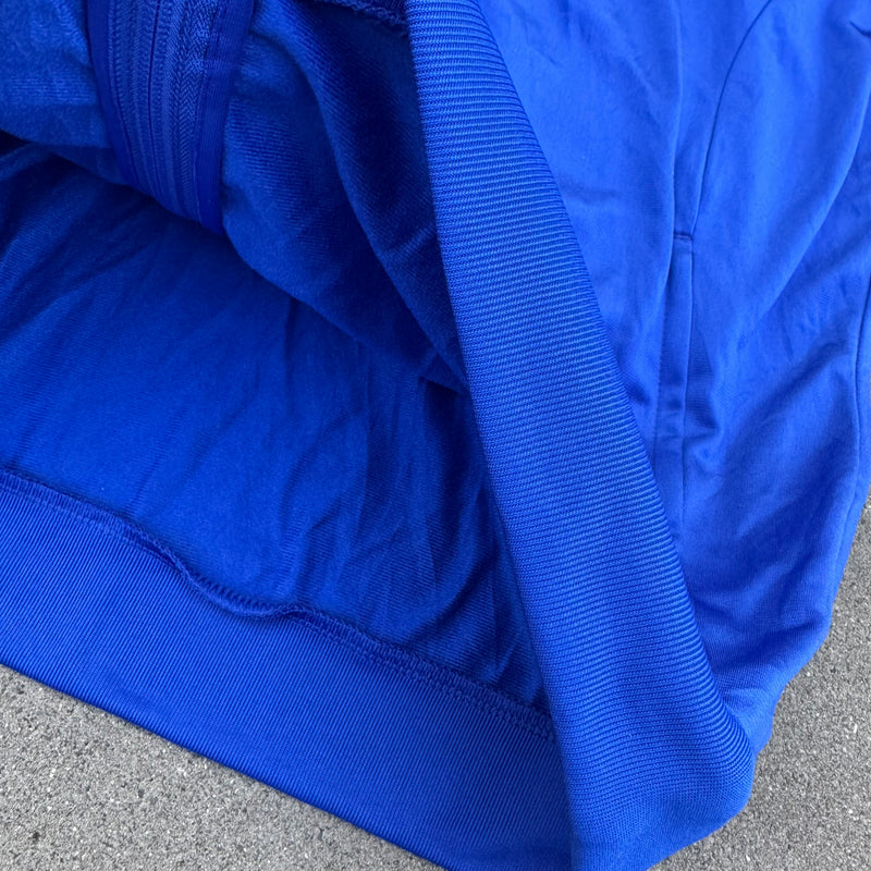 Detailansicht: Sourced limited accessories and clothes Adidas vintage blue track jacket – Logo, Nähte oder Material