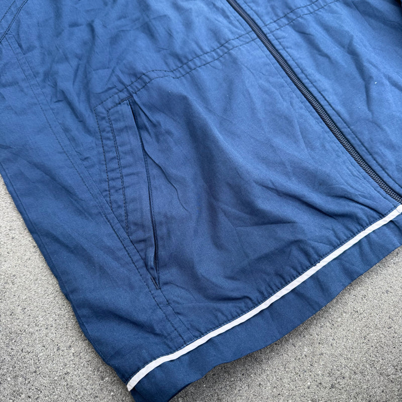 Detailansicht: Sourced limited accessories and clothes Nike 80s vintage blue track jacket – Logo, Nähte oder Material
