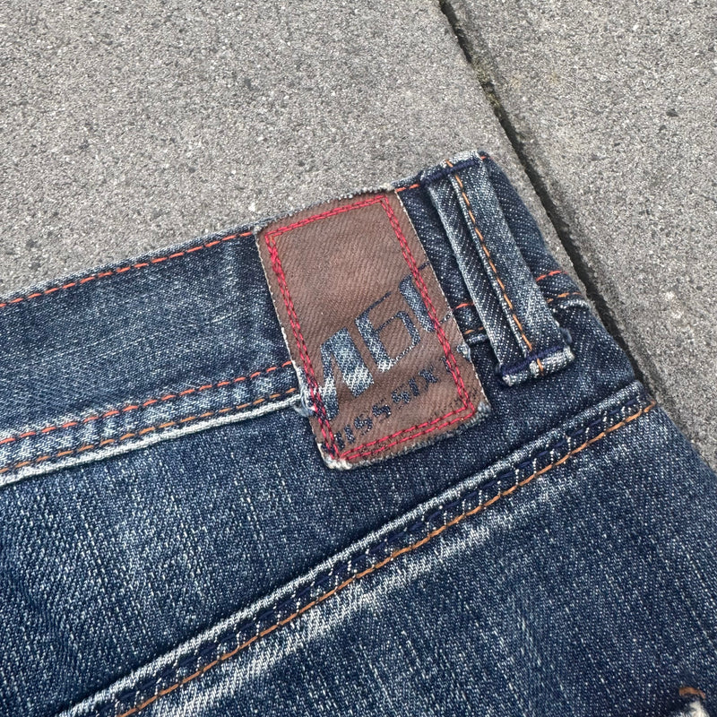 Detailansicht: Sourced limited accessories and clothes Miss Sixty Palos vintage baggy jeans – Logo, Nähte oder Material