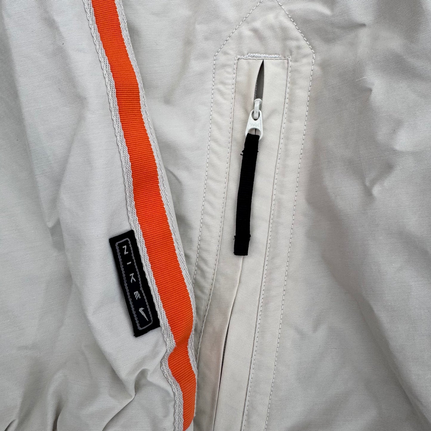 Nike vintage beige rain jacket
