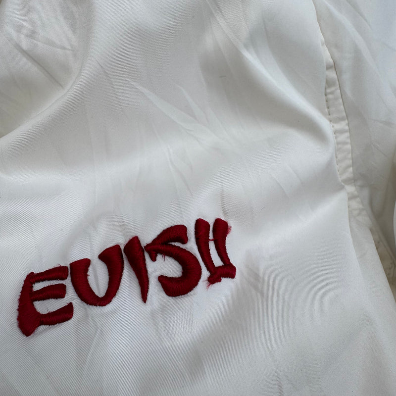Detailansicht: Sourced limited accessories and clothes Evisu white women’s winter jacket – Logo, Nähte oder Material