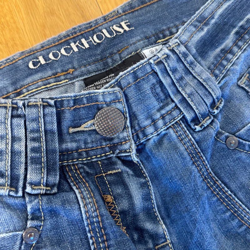 Detailansicht: Sourced limited accessories and clothes Clockhouse wide leg y2k retro jeans – Logo, Nähte oder Material