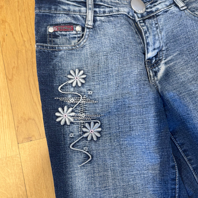 Detailansicht: Sourced limited accessories and clothes Fapong y2k floral spring bootcut jeans – Logo, Nähte oder Material