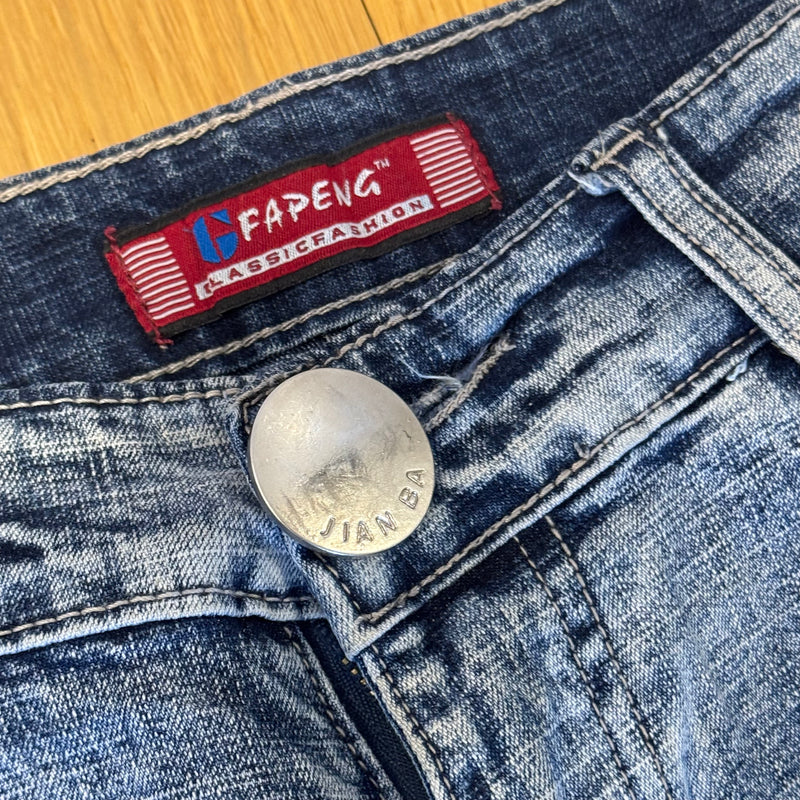 Detailansicht: Sourced limited accessories and clothes Fapong y2k floral spring bootcut jeans – Logo, Nähte oder Material