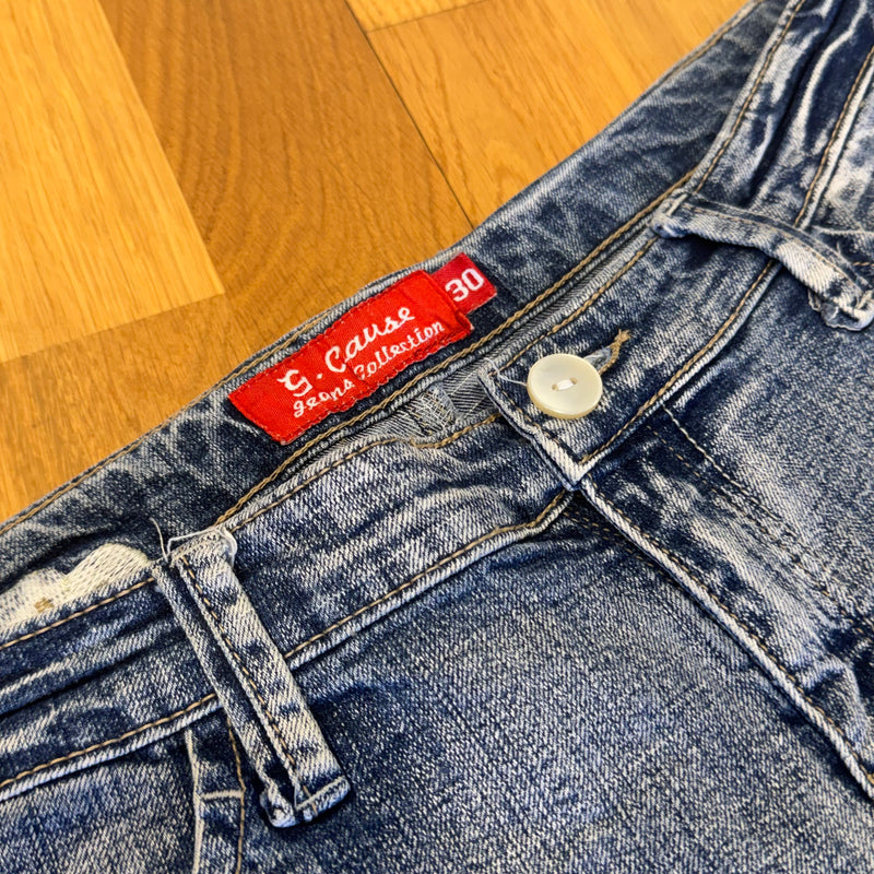 Detailansicht: Sourced limited accessories and clothes G Cause y2k bootcut floral denim jeans – Logo, Nähte oder Material