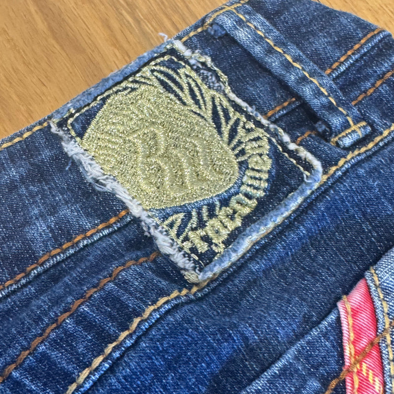 Detailansicht: Sourced limited accessories and clothes Rocawear golden y2k low waist jeans – Logo, Nähte oder Material