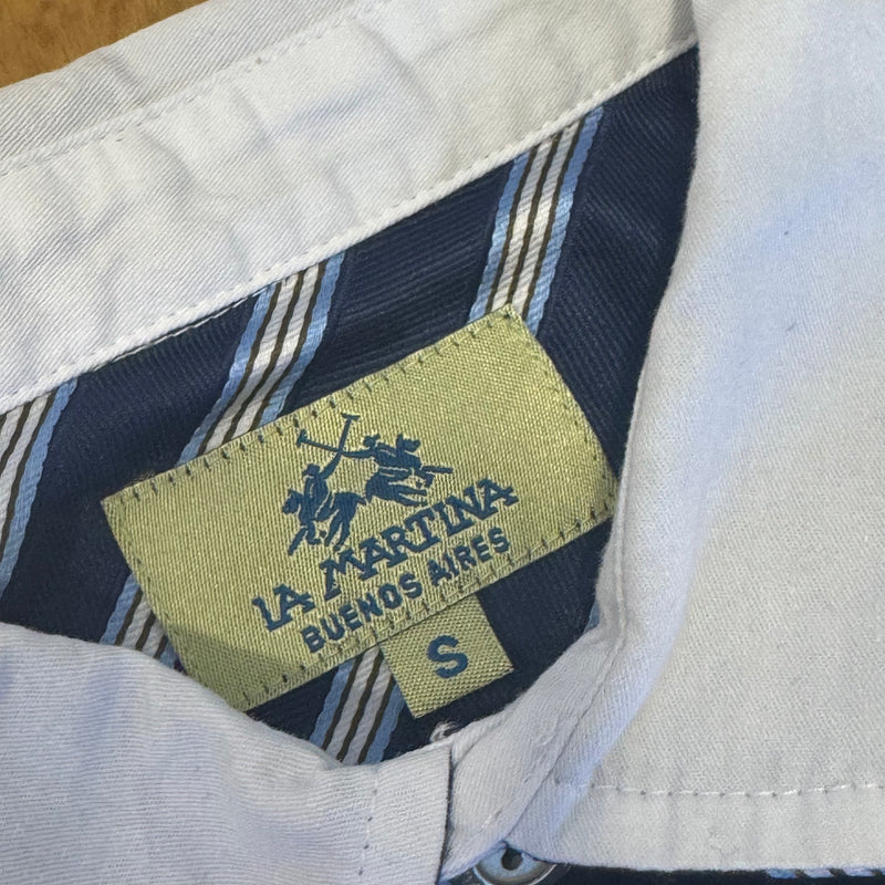 Detailansicht: Sourced limited accessories and clothes La Martina classic navy blue No 3 polo – Logo, Nähte oder Material