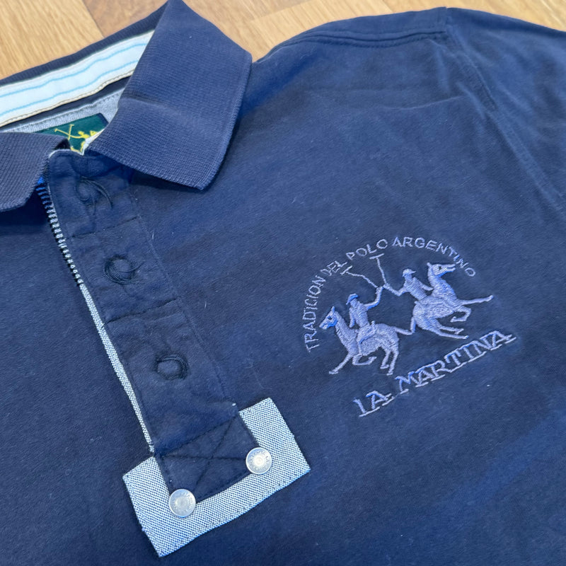 Detailansicht: Sourced limited accessories and clothes La Martina Saddlery vintage poloshirt – Logo, Nähte oder Material