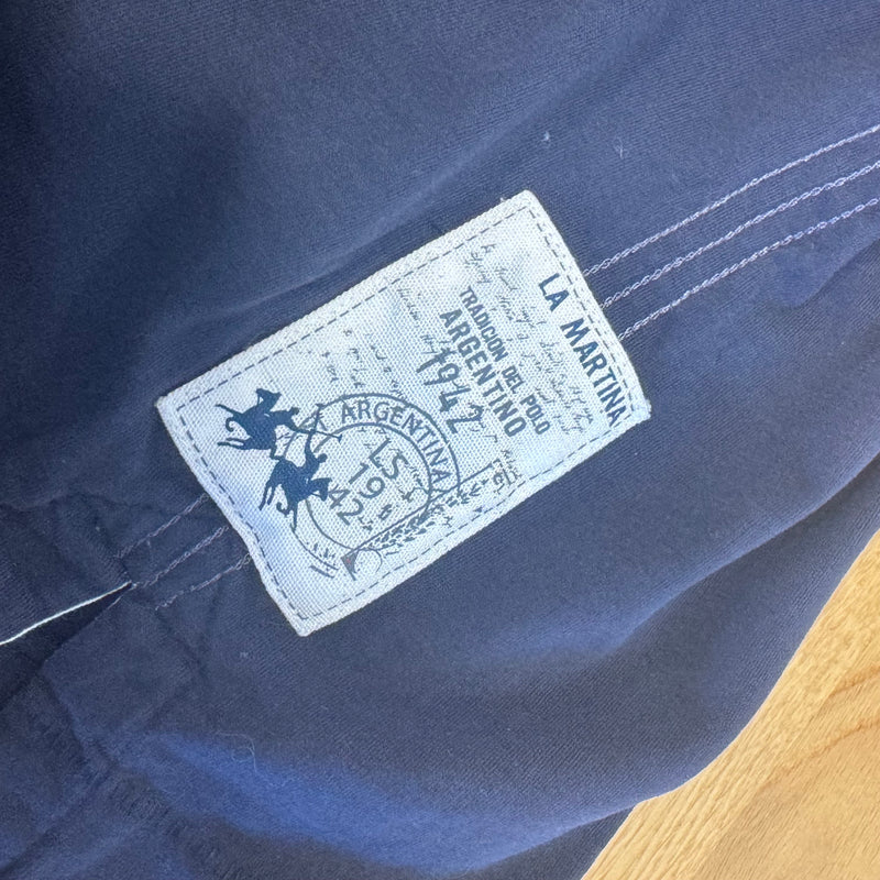 Detailansicht: Sourced limited accessories and clothes La Martina Saddlery vintage poloshirt – Logo, Nähte oder Material