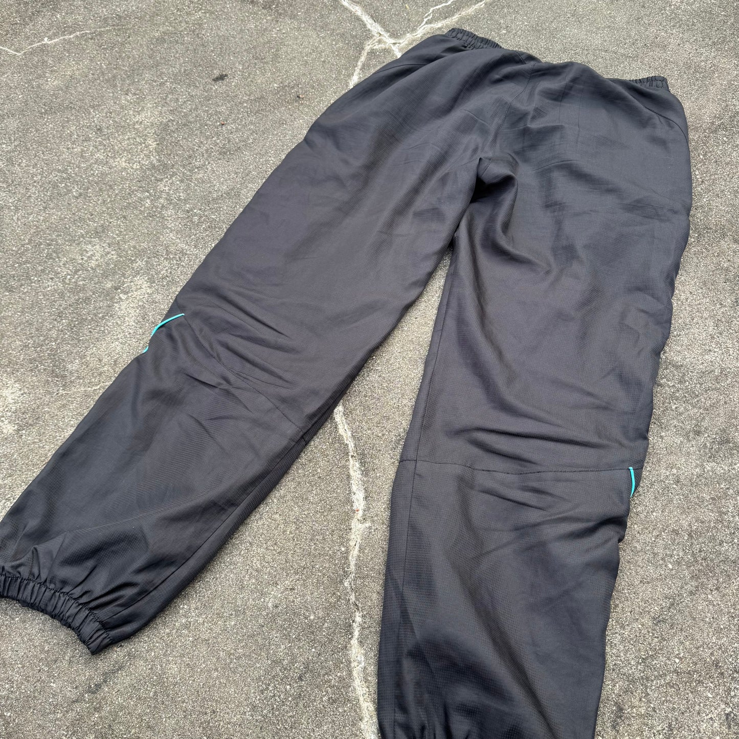 Airness streetwear style black baggy track pants