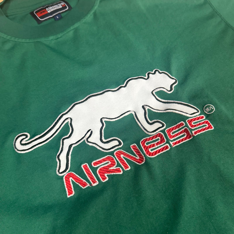 Detailansicht: Sourced limited accessories and clothes Airness streetwear 00s green t-shirt – Logo, Nähte oder Material