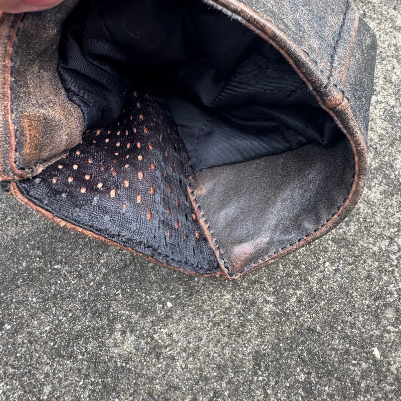 Detailansicht: Sourced limited accessories and clothes Alpinestars motorcycle vintage leather jacket – Logo, Nähte oder Material