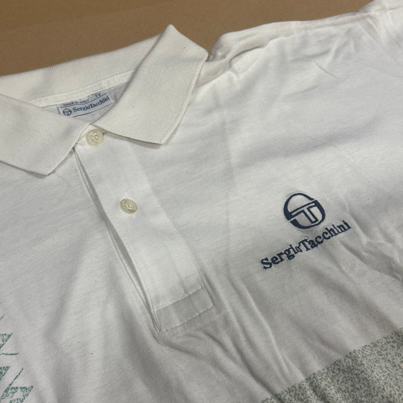 Detailansicht: Sourced limited accessories and clothes Sergio Tacchini vintage white summer polo – Logo, Nähte oder Material
