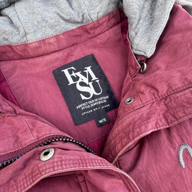 Detailansicht: Sourced limited accessories and clothes Evisu vintage burgundy winter vest – Logo, Nähte oder Material