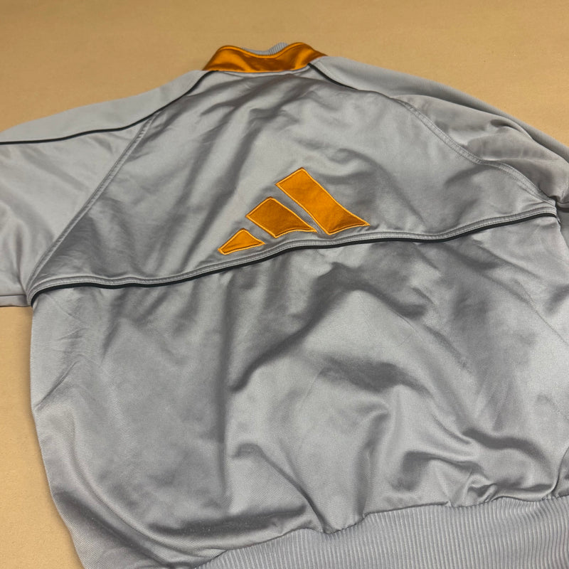 Detailansicht: Sourced limited accessories and clothes Adidas vintage silver 90s track jacket – Logo, Nähte oder Material