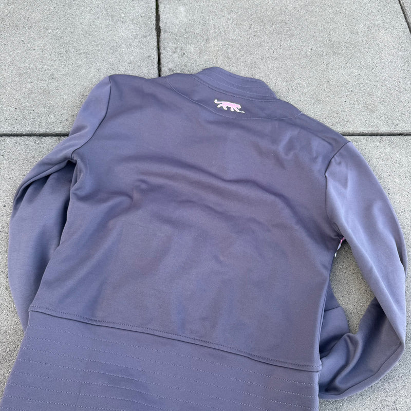 Detailansicht: Sourced limited accessories and clothes Vintage Airness women’s grey track jacket – Logo, Nähte oder Material