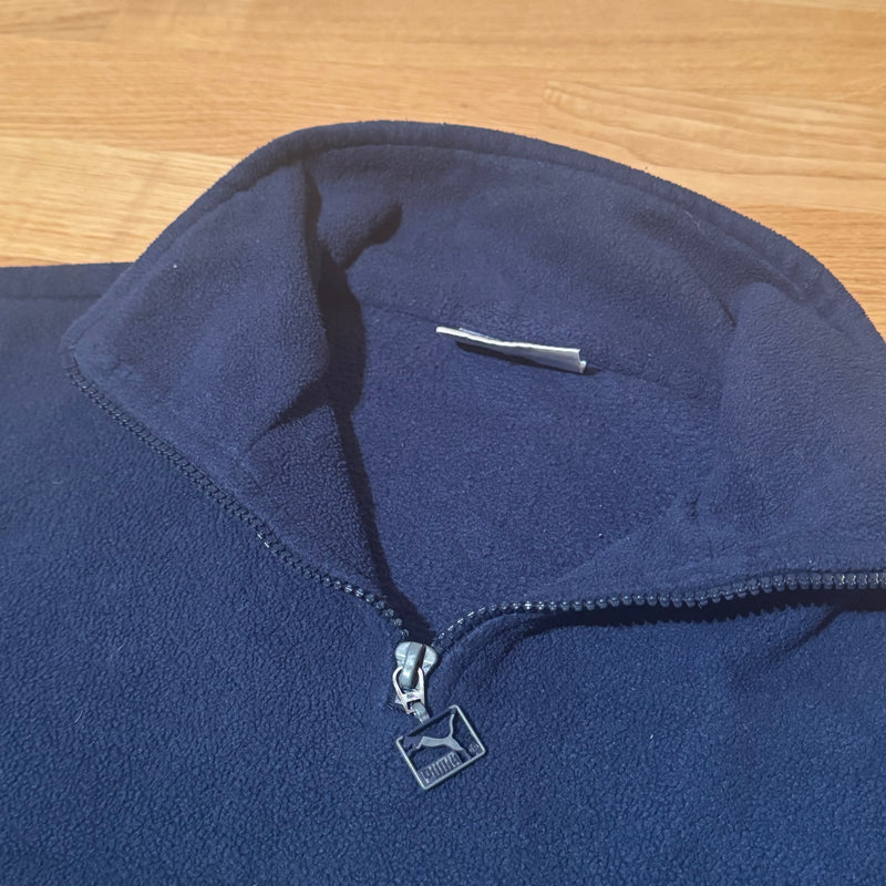 Detailansicht: Sourced limited accessories and clothes Puma vintage oversized fleece sweatshirt – Logo, Nähte oder Material