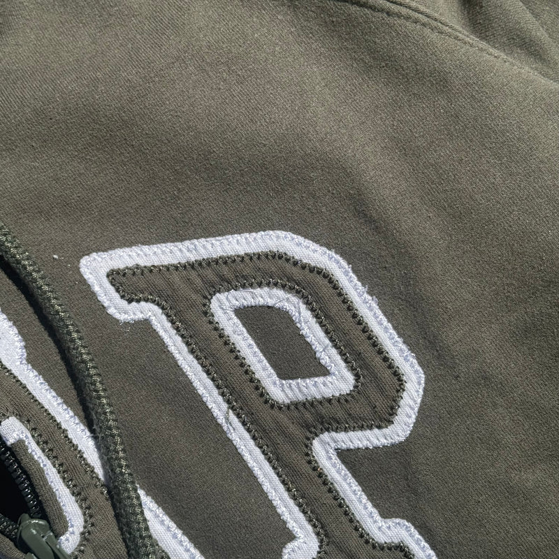 Detailansicht: Sourced limited accessories and clothes GAP classic brown y2k zip-hoodie – Logo, Nähte oder Material