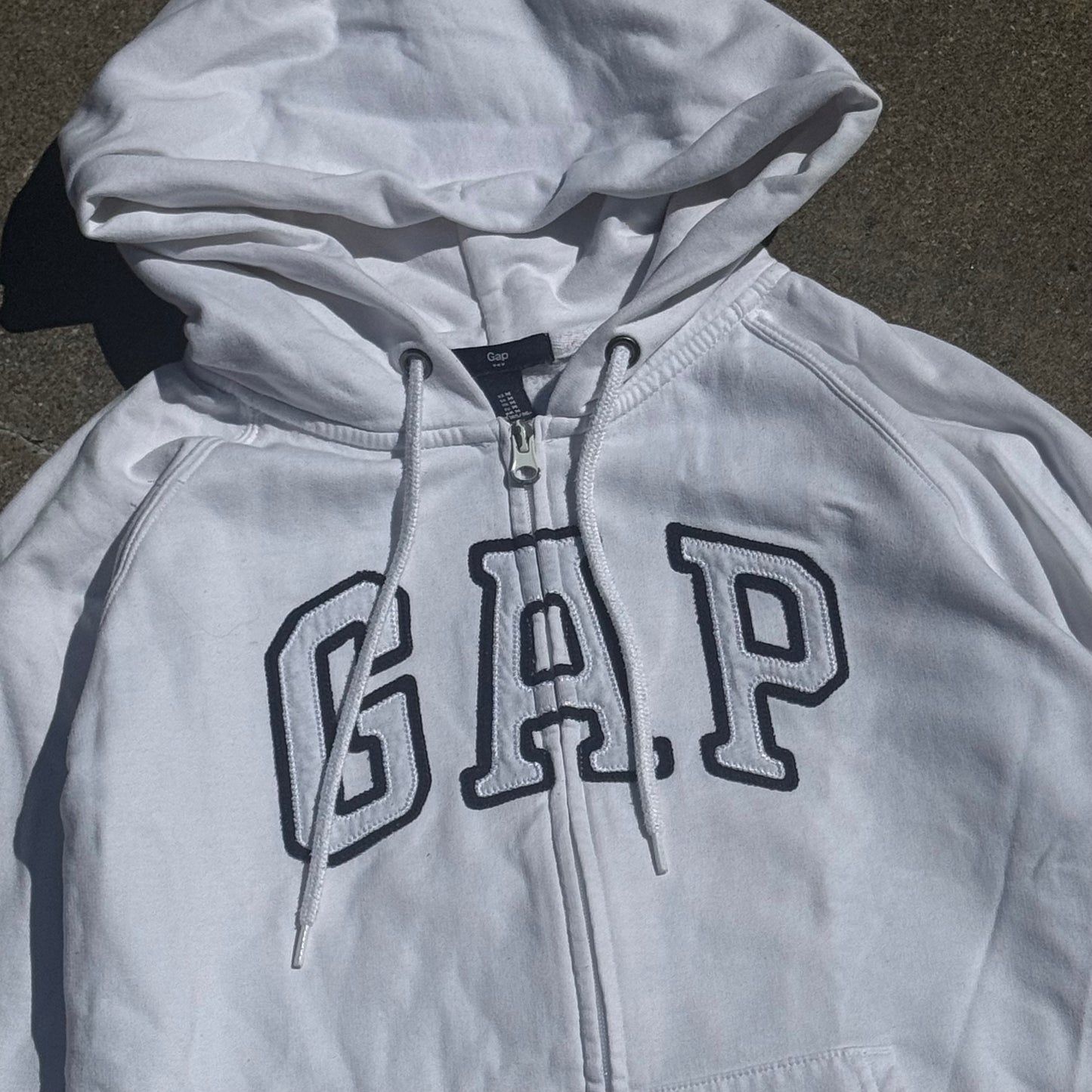 GAP classic white y2k zip-hoodie