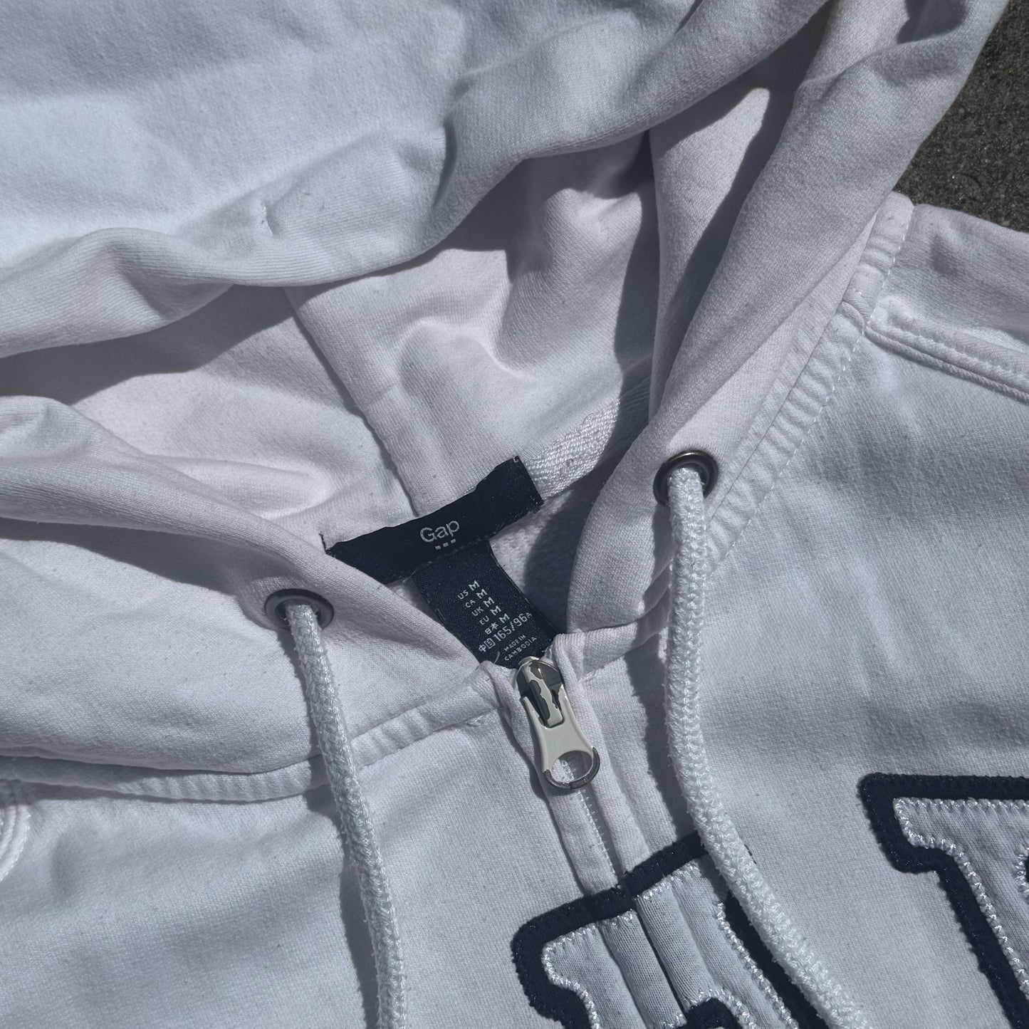GAP classic white y2k zip-hoodie